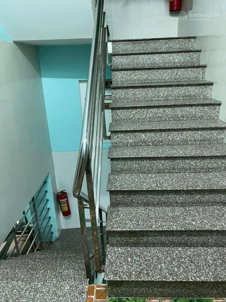 Cho thuê phòng trọ q6  lầu 1  12m²  giá chỉ 2triệu/tháng