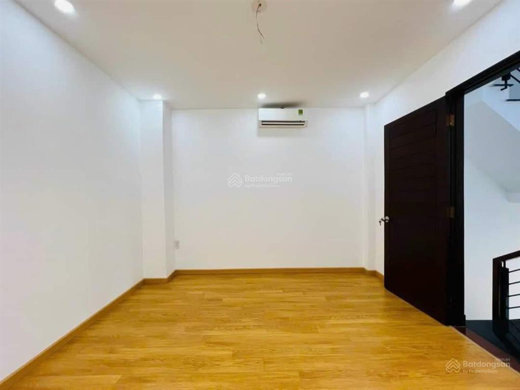 Bán nhà mới kdc bình phú 4x16m 3 lầu full nội thất
