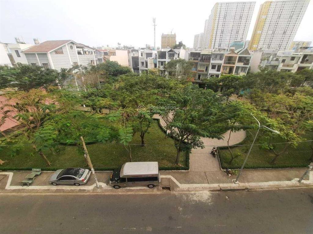 Bán nhà mới kdc bình phú đối diện công viên 4x17m 3 lầu