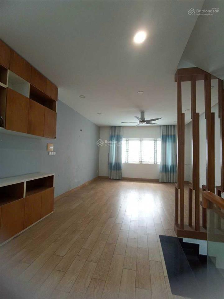 Bán nhà kdc bình phú 5x20m, 3 lầu mới tinh