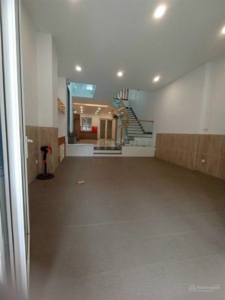 Bán nhà kdc bình phú 5x20m, 3 lầu mới tinh