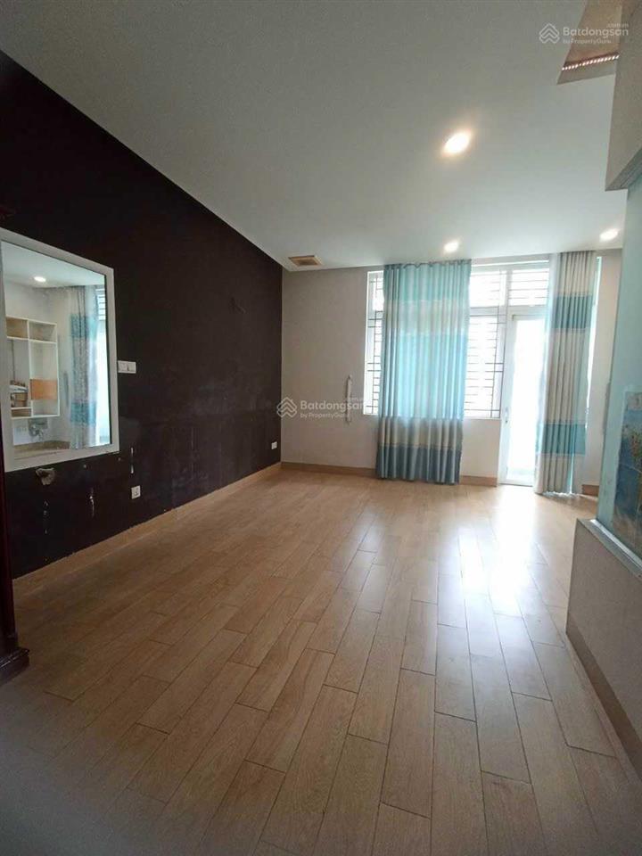 Bán nhà kdc bình phú 5x20m, 3 lầu mới tinh