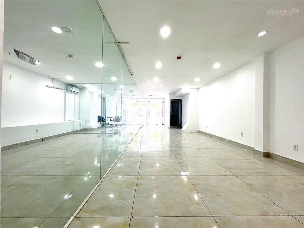 Cho thuê văn phòng đường hoàng diệu, 120m2, giá thuê rẻ