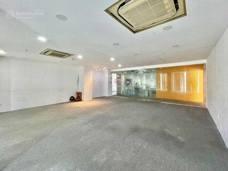 Văn phòng đường nguyễn kiệm, gần ngã 4 phú nhuận cho thuê, tầm nhìn đẹp