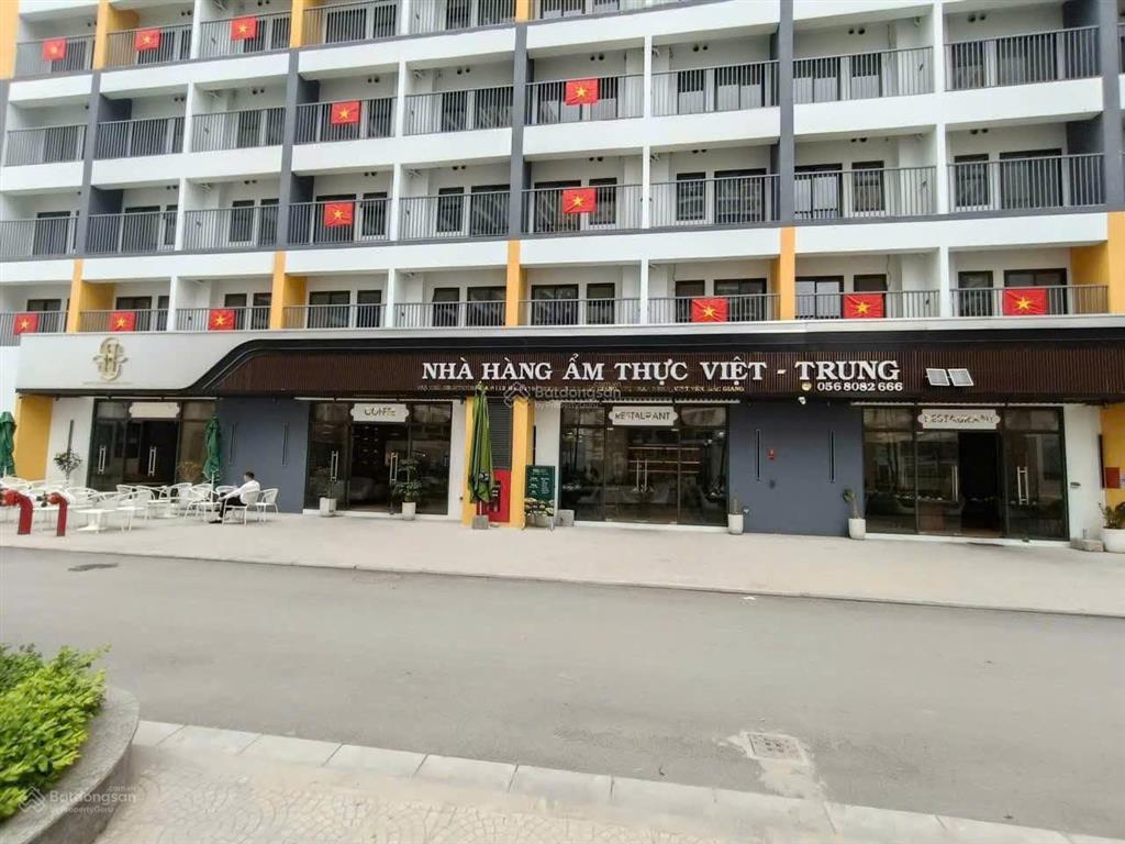 Bán và căn thương mại có sổ và chuẩn bị giao nhà giá tốt nhất thị trường 1.060 tỷ 0909 934 ***