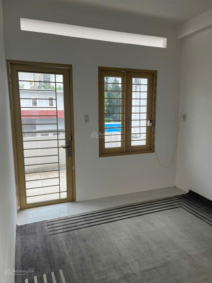 Bán nhà phố 3 tầng , p bình trưng tây , đường trước nhà 4m