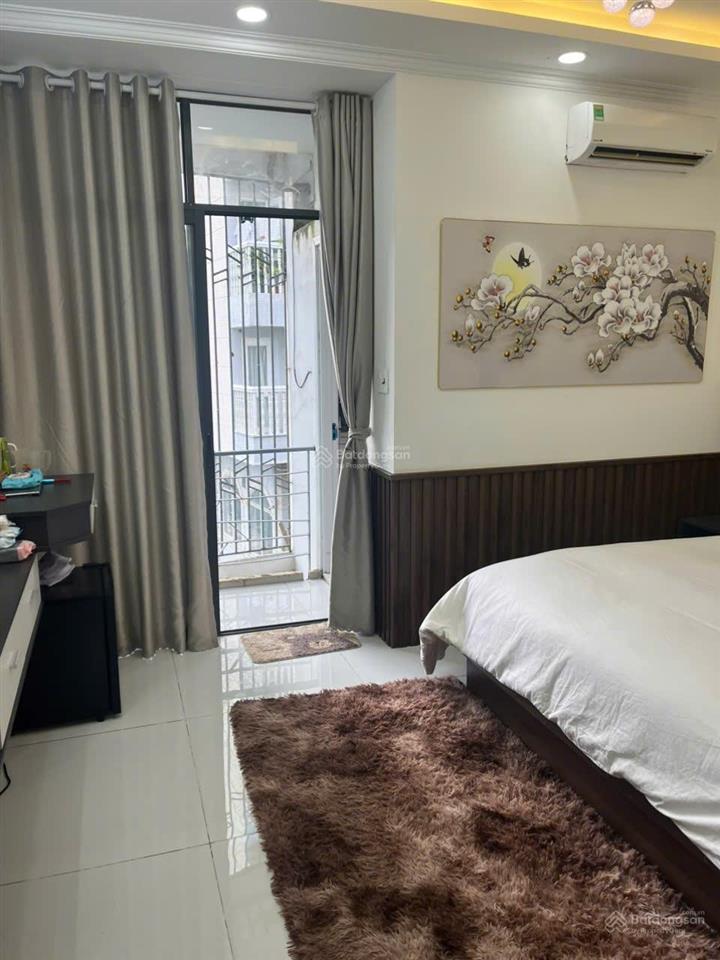 Bán nhà phố 3 tầng , p bình trưng tây , đường trước nhà 4m