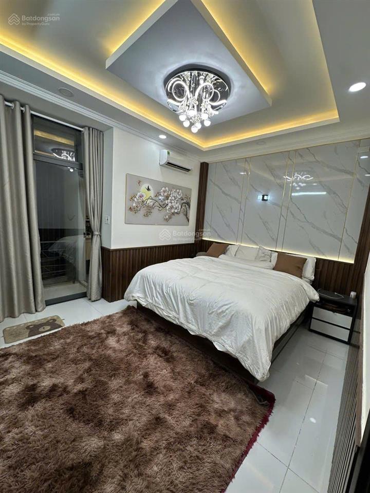 Bán nhà phố 3 tầng , p bình trưng tây , đường trước nhà 4m