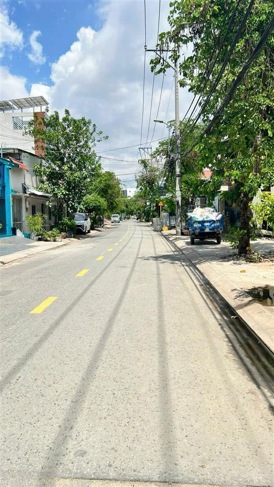 Bán đất 111,9m2 ( 4.5 x 24.86 ) , mặt đường 12m , vỉa hẻ 2m ,