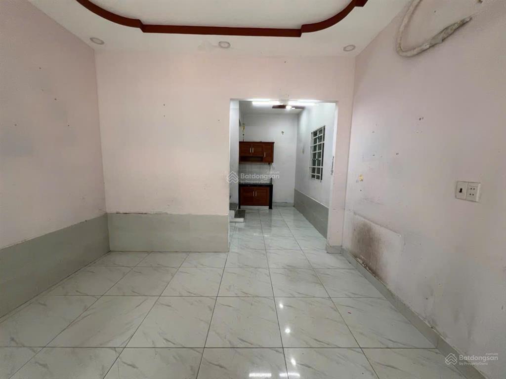 Bán nhà 1 lầu , 2 phòng ngủ / 2wc , hẻm nhựa 3,5m