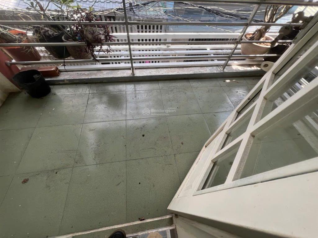 Bán nhà 1 lầu , 2 phòng ngủ / 2wc , hẻm nhựa 3,5m