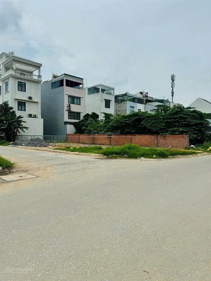 Bán gấp đất nền biệt thự 236,9m2 , lô góc , đối diện công viên