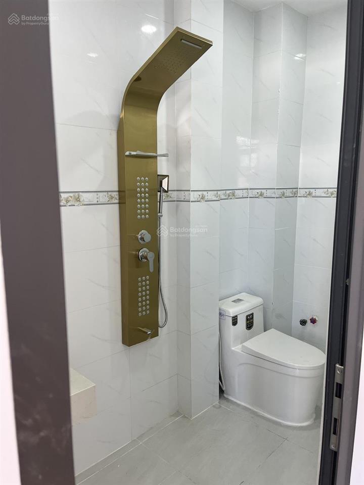 Bán nhà phố 4 tầng , gần chợ , mặt đường số thông thoáng