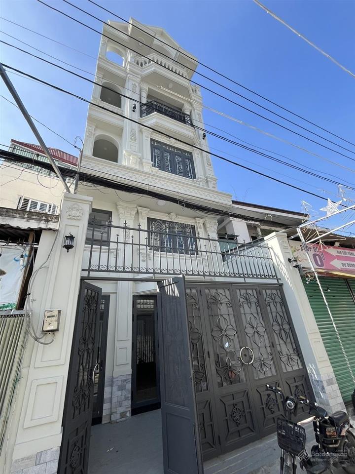 Bán nhà phố 4 tầng , gần chợ , mặt đường số thông thoáng