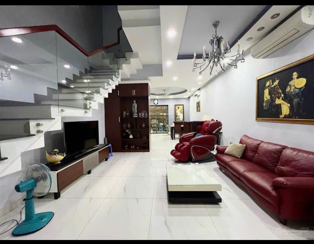 Nhà đẹp tìm chủ ! 104,9m2 , ngang 5 x 20,98 , 4 tầng , tặng nội thất , 4 phòng ngủ