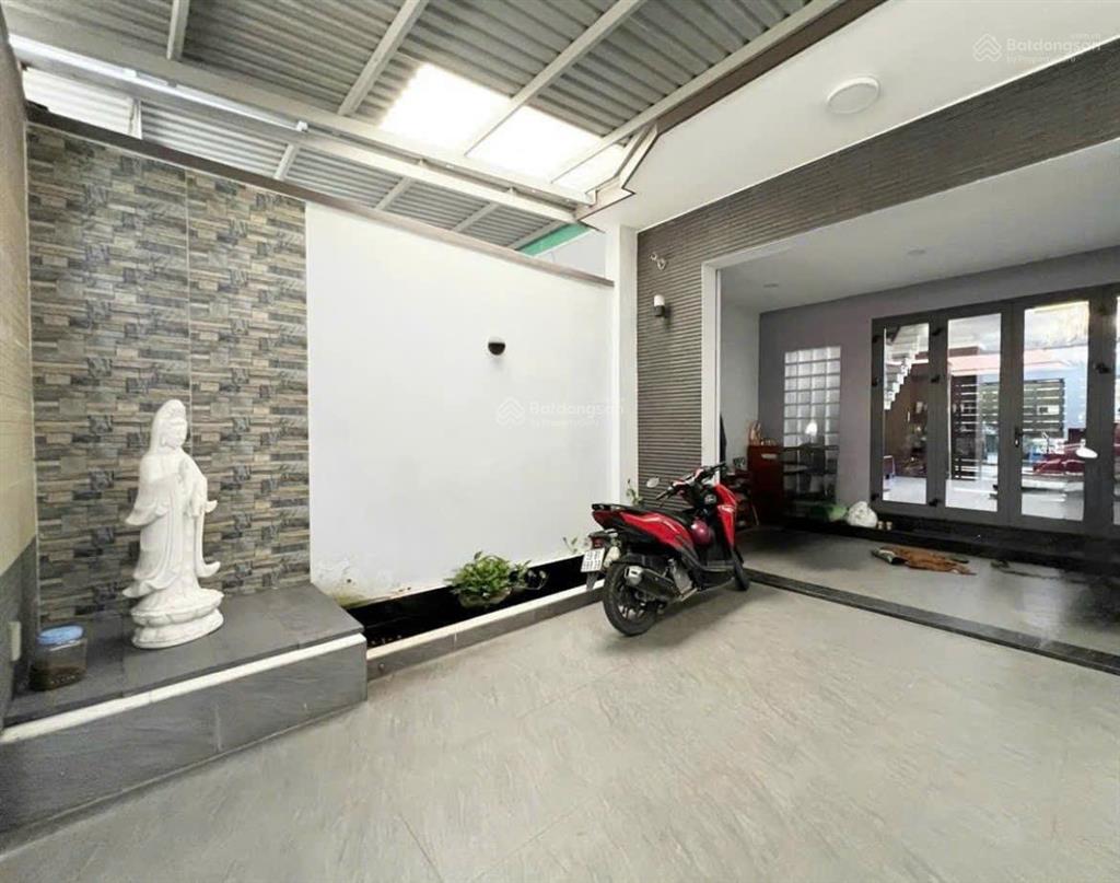 Nhà đẹp tìm chủ ! 104,9m2 , ngang 5 x 20,98 , 4 tầng , tặng nội thất , 4 phòng ngủ