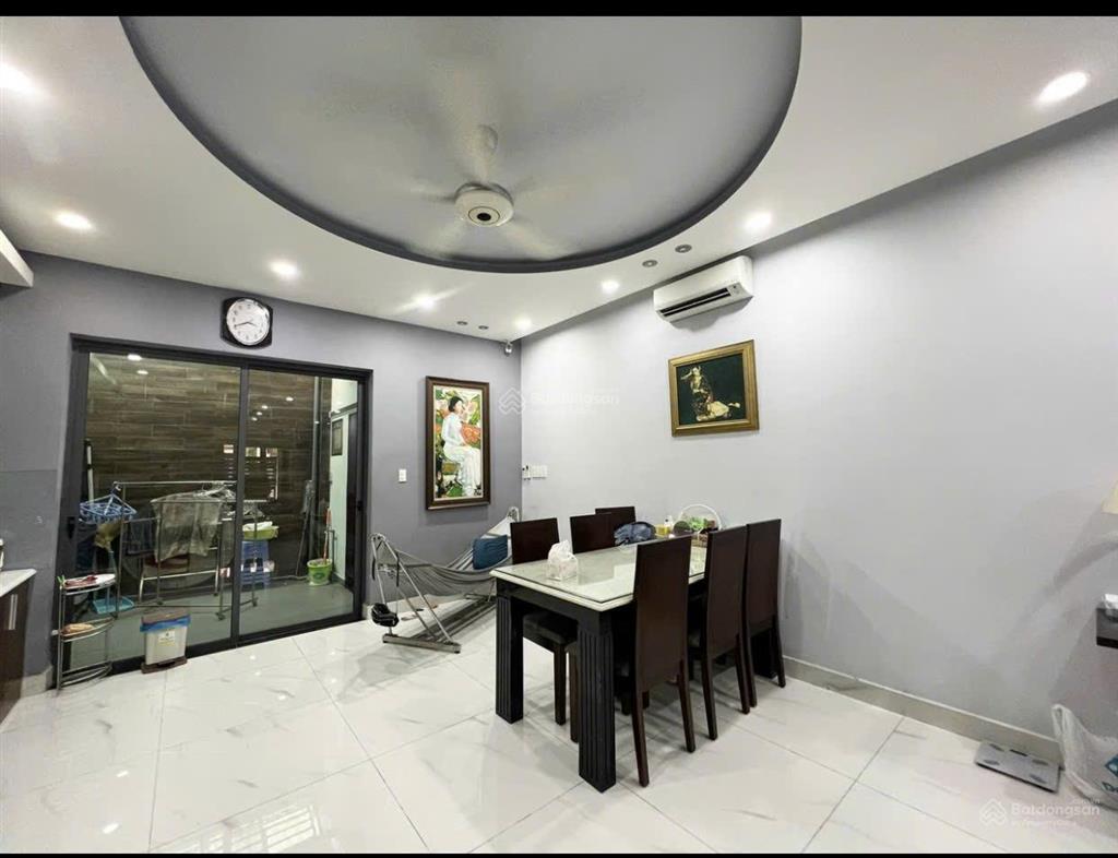 Nhà đẹp tìm chủ ! 104,9m2 , ngang 5 x 20,98 , 4 tầng , tặng nội thất , 4 phòng ngủ