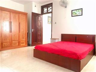 Cho thuê nhà hẻm xe hơi huỳnh văn bánh phú nhuận, 5x18m, 4 lầu, 5pn, nhà mới 40 triệu/tháng