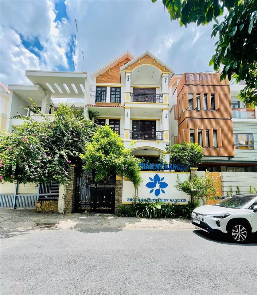 Biệt thự đường hoa đào phú nhuận 8x18m, 5 tầng 75 triệu/tháng
