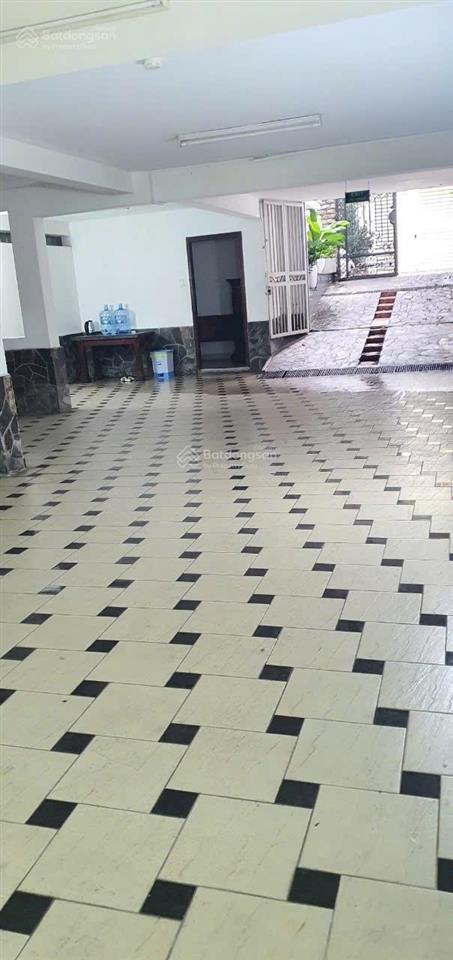 Biệt thự đường hoa đào phú nhuận 8x18m, 5 tầng 75 triệu/tháng