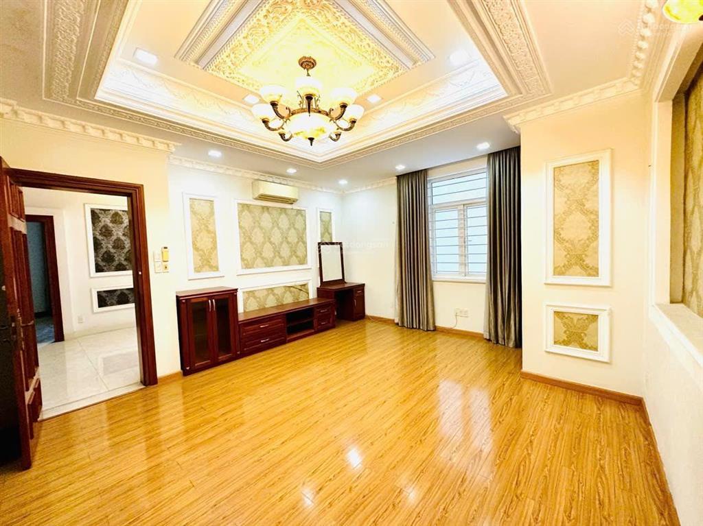 Bán mặt tiền trường sa, 155m2  ngang 10m bề thế, vị trí thương hiệu, giá 43 tỷ