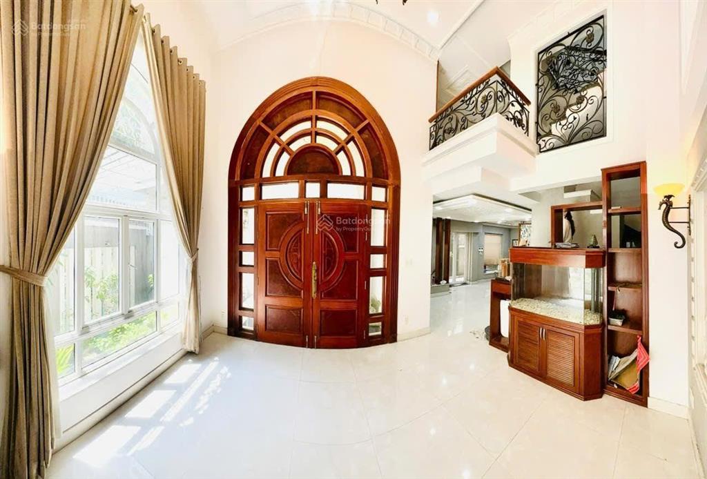 Bán mặt tiền trường sa, 155m2  ngang 10m bề thế, vị trí thương hiệu, giá 43 tỷ