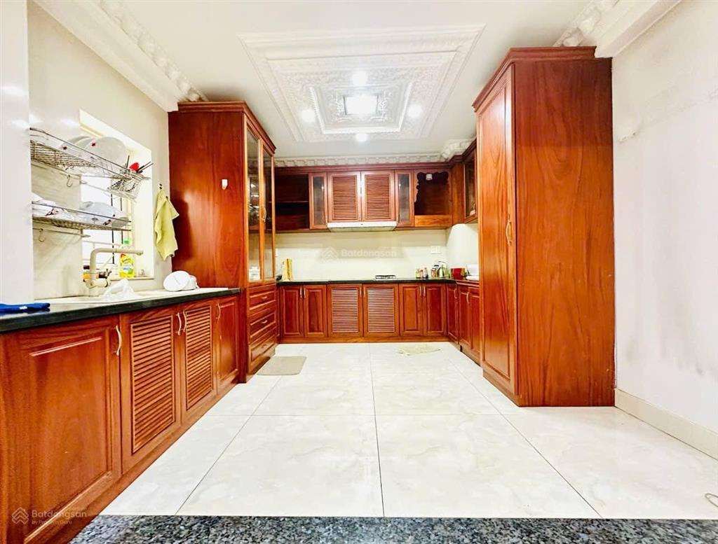 Bán mặt tiền trường sa, 155m2  ngang 10m bề thế, vị trí thương hiệu, giá 43 tỷ
