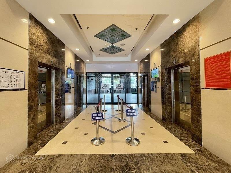 Cho thuê văn phòng the flemington tower đường lê đại hành, quận 11. dt 300m2.  0906 391 ***