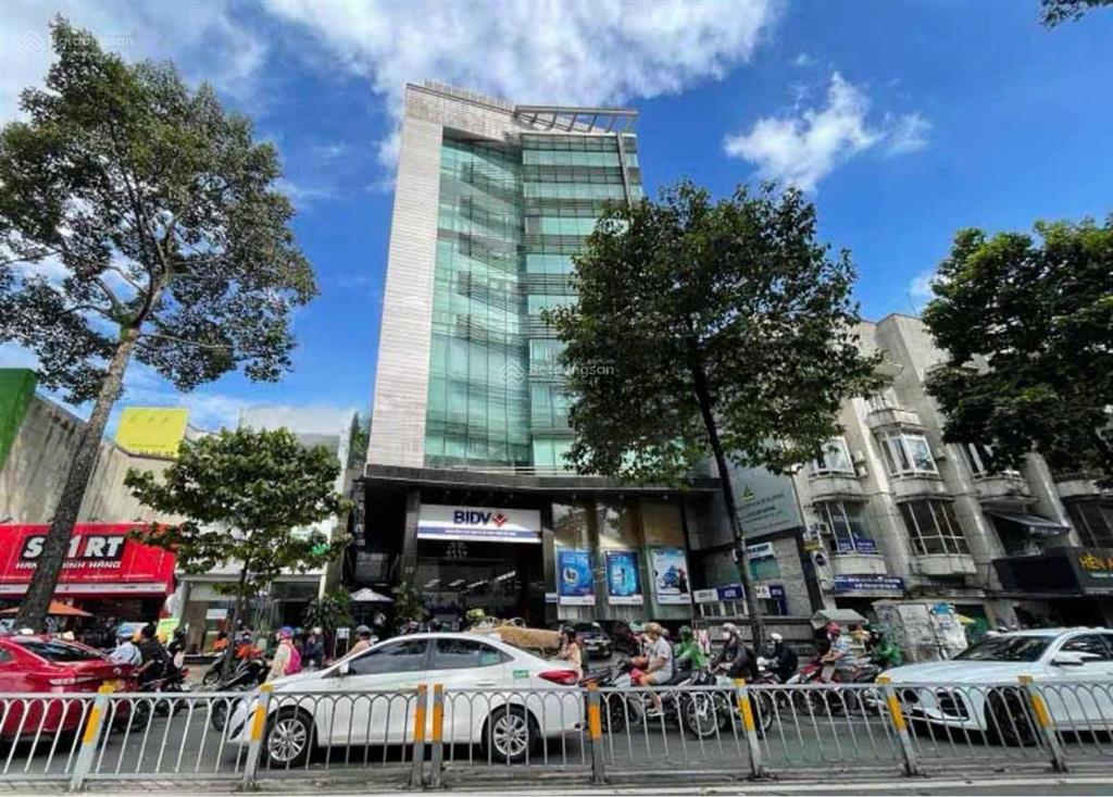 Cho thuê văn phòng, sarus building, nguyễn thị minh khai, quận 1, dt 200m2.  0906 391 ***
