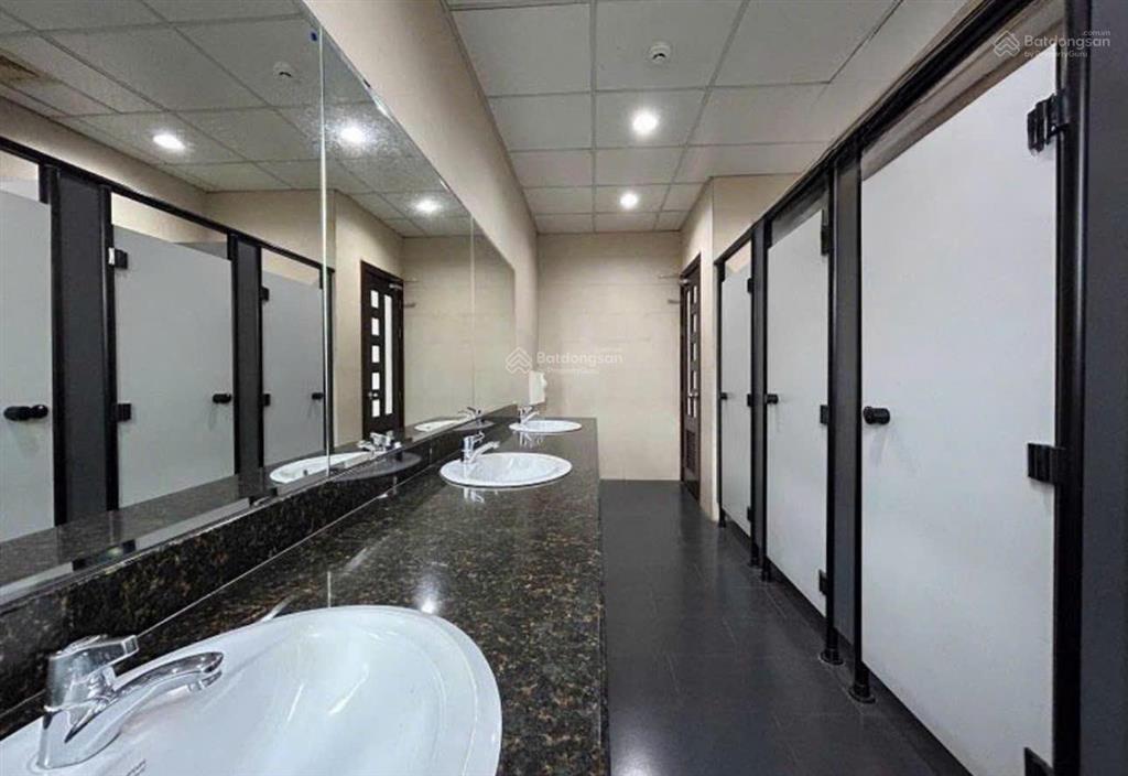 Cho thuê văn phòng, sarus building, nguyễn thị minh khai, quận 1, dt 200m2.  0906 391 ***