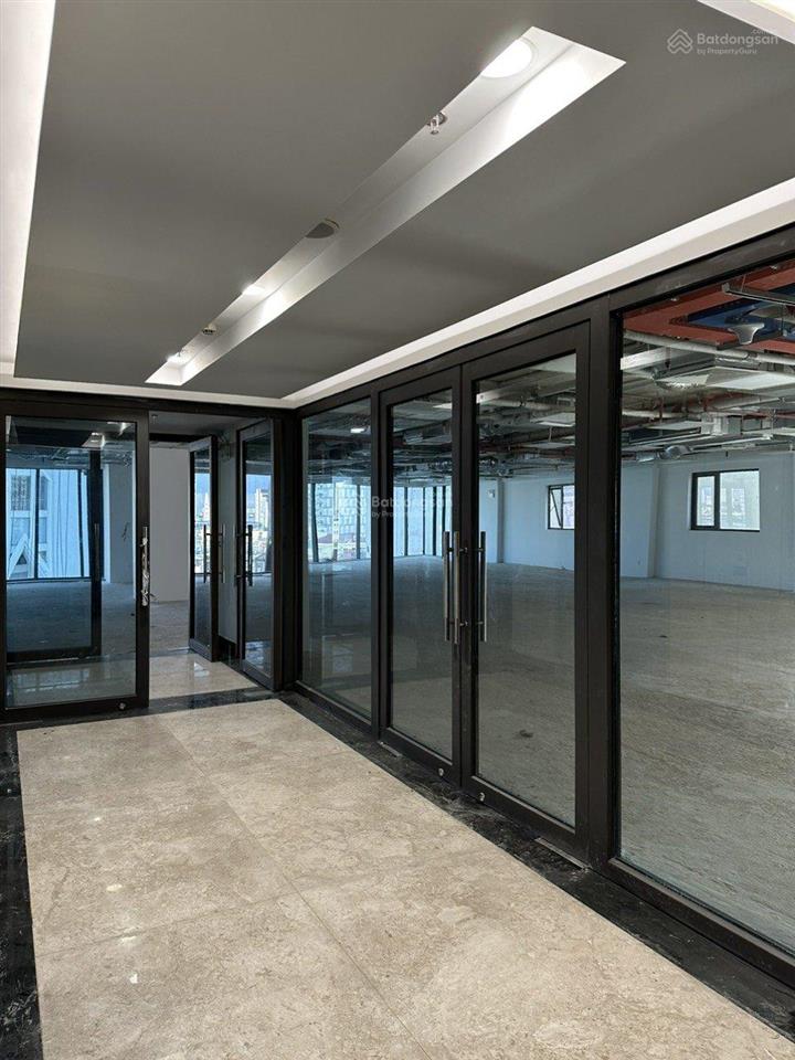 Cho thuê văn phòng l'mak 68 đường phan đăng lưu, p. 5, phú nhuận. dt 300m2  0906 391 ***