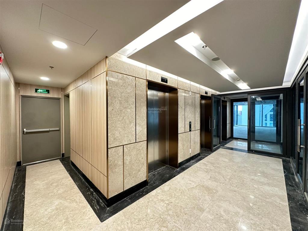 Cho thuê văn phòng l'mak 68 đường phan đăng lưu, p. 5, phú nhuận. dt 300m2  0906 391 ***