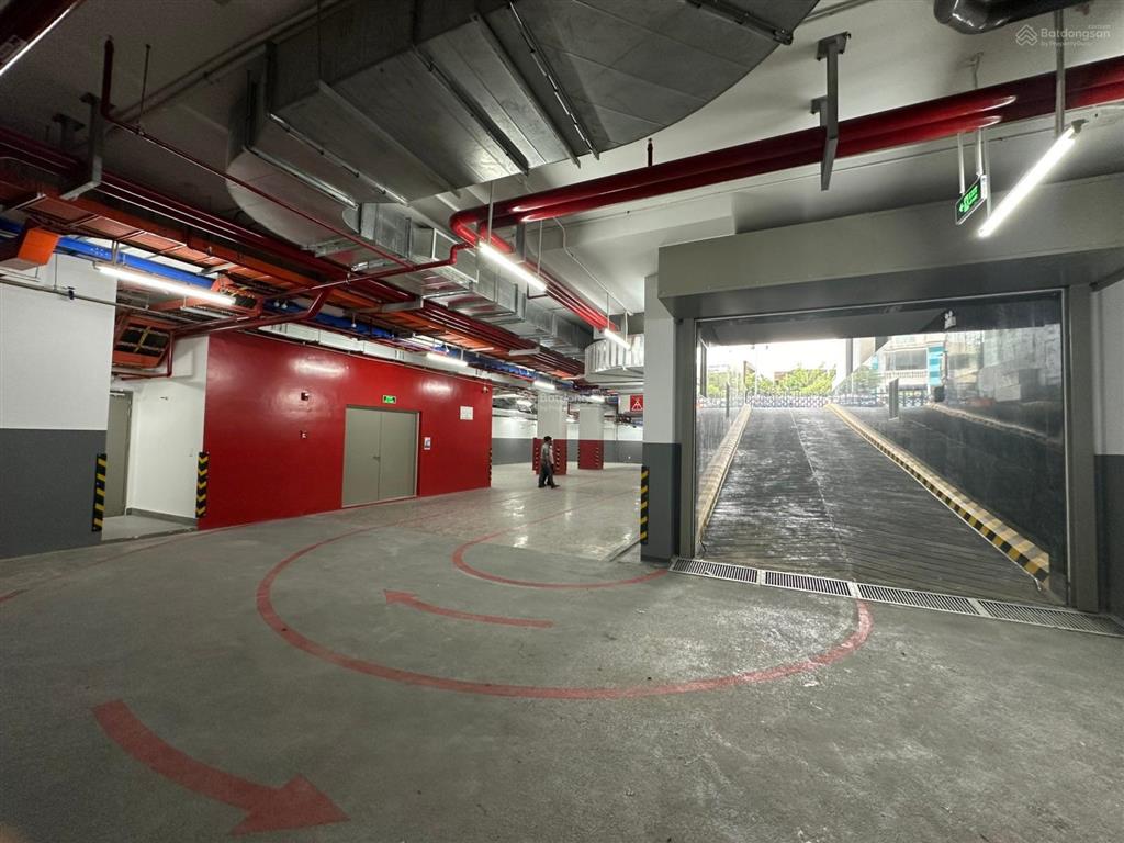 Cho thuê văn phòng l'mak 68 đường phan đăng lưu, p. 5, phú nhuận. dt 300m2  0906 391 ***