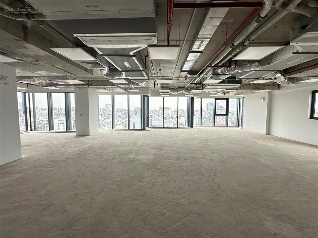 Cho thuê văn phòng l'mak 68 đường phan đăng lưu, p. 5, phú nhuận. dt 300m2  0906 391 ***