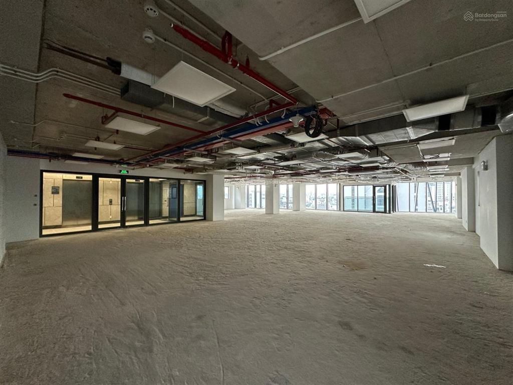 Cho thuê văn phòng l'mak 68 đường phan đăng lưu, p. 5, phú nhuận. dt 300m2  0906 391 ***