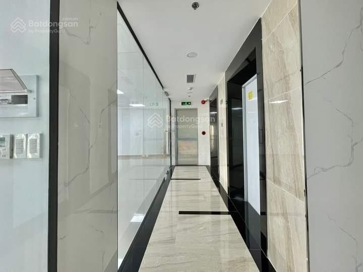 Cho thuê văn phòng moza đường phổ quang, tân bình. dt 300m2.  0906 391 ***