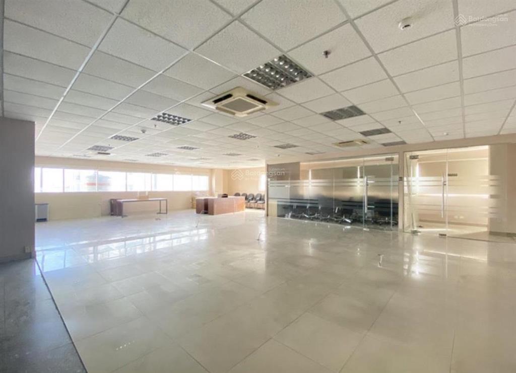 Cho thuê văn phòng estar đường võ văn tần, quận 3, dt 200m2.  0935 619 *** 0906 391 ***