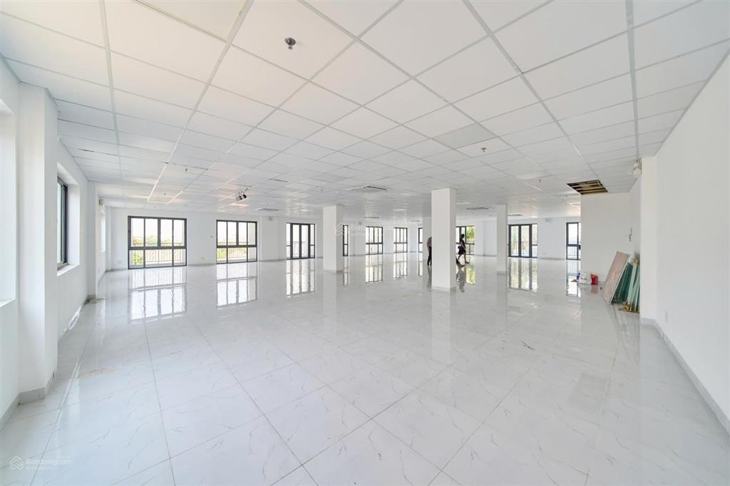 Văn phòng khải hoàn building đường quốc hương, p. an khánh, quận 2. dt 200m2.  0906 391 ***