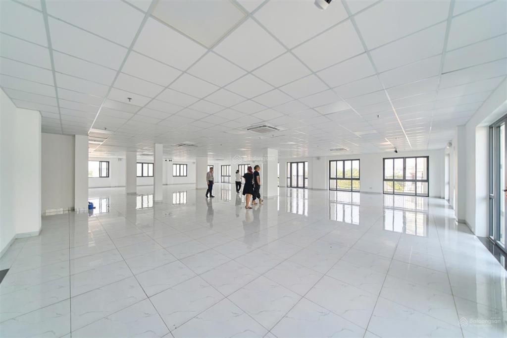 Văn phòng khải hoàn building đường quốc hương, p. an khánh, quận 2. dt 200m2.  0906 391 ***