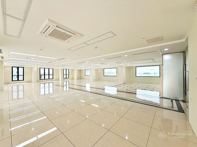 Văn phòng cho thuê tle building đường trường sơn, tân bình. dt 200m2.  0906 391 ***