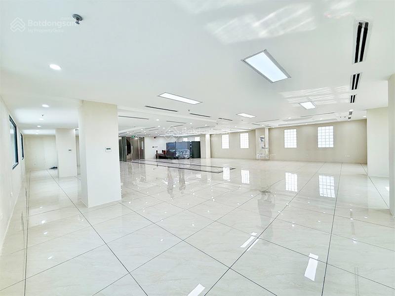 Văn phòng cho thuê tle building đường trường sơn, tân bình. dt 200m2.  0906 391 ***