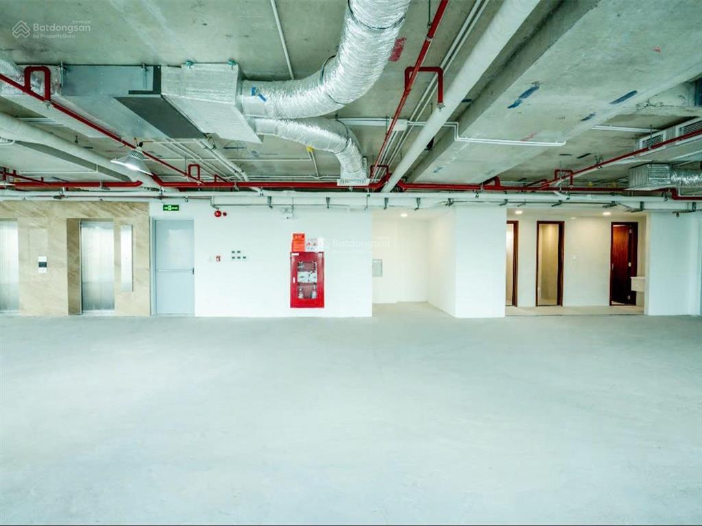 Wings tower văn phòng cho thuê quận 5 đường trần hưng đạo. dt 100m2.  0906 391 ***