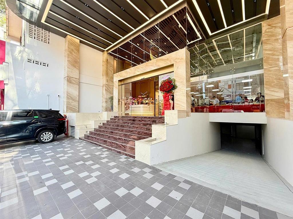 Wings tower văn phòng cho thuê quận 5 đường trần hưng đạo. dt 100m2.  0906 391 ***