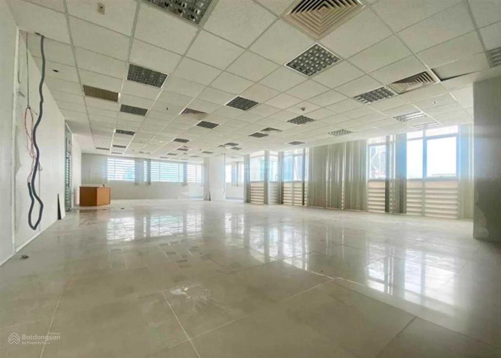 Cho thuê văn phòng phú nhuận, lutaco building đường nguyễn văn trỗi. dt 200m2.  0906 391 ***