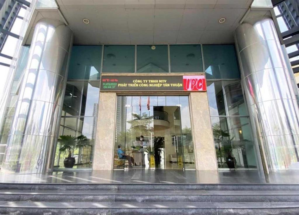 Cho thuê văn phòng quận 7 ipc tower đường nguyễn văn linh. dt 190m2.  0906 391 ***