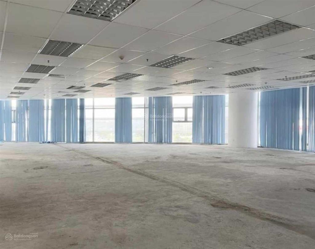 Cho thuê văn phòng quận 7 ipc tower đường nguyễn văn linh. dt 190m2.  0906 391 ***