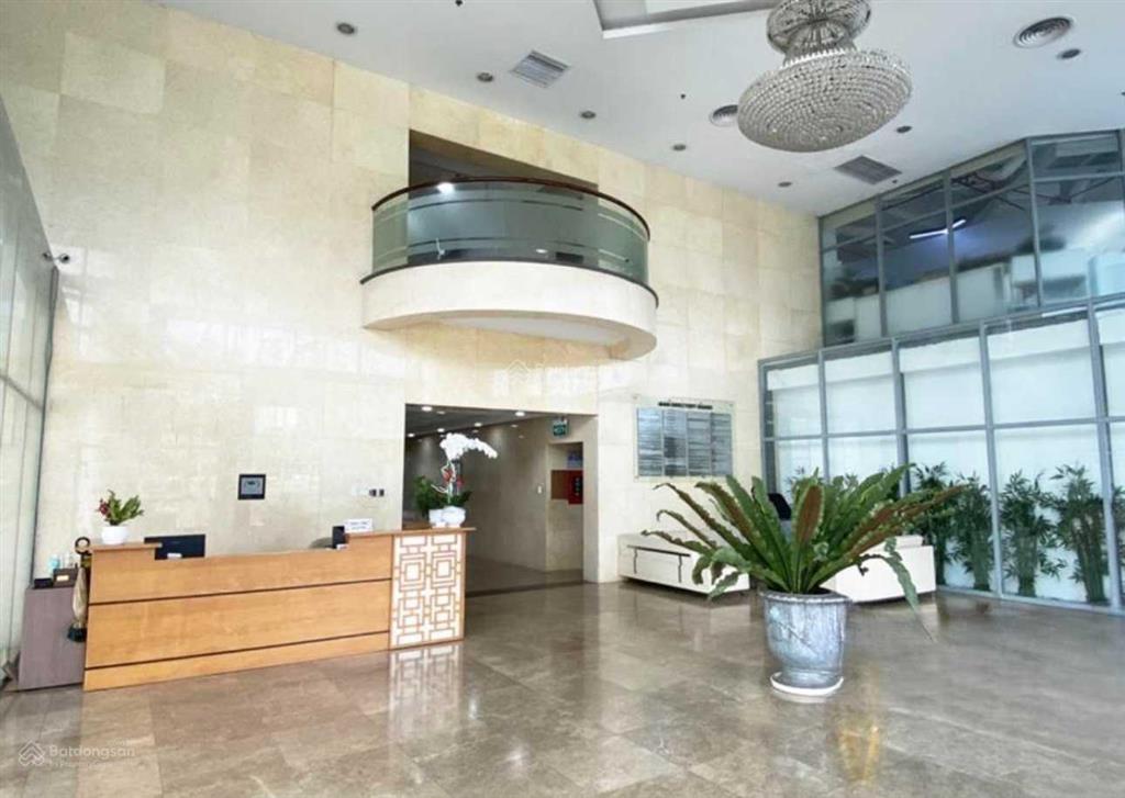 Cho thuê văn phòng quận 7 ipc tower đường nguyễn văn linh. dt 190m2.  0906 391 ***