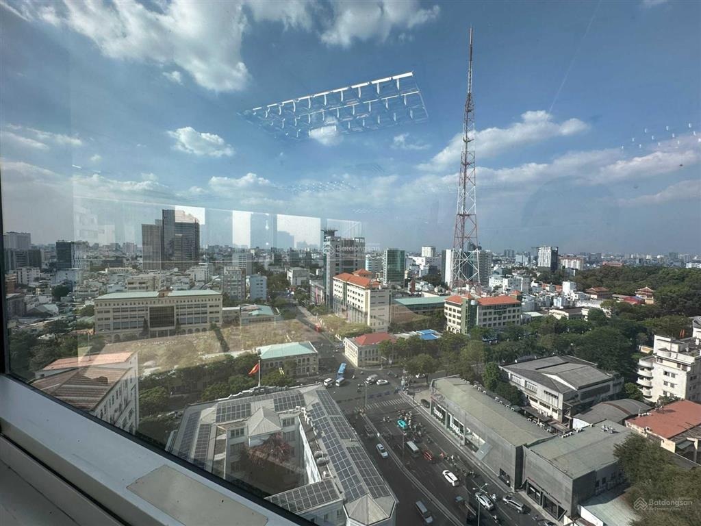 Cho thuê văn phòng saigon trade center đường tôn đức thắng, quận 1, dt 100m2.  0906 391 ***