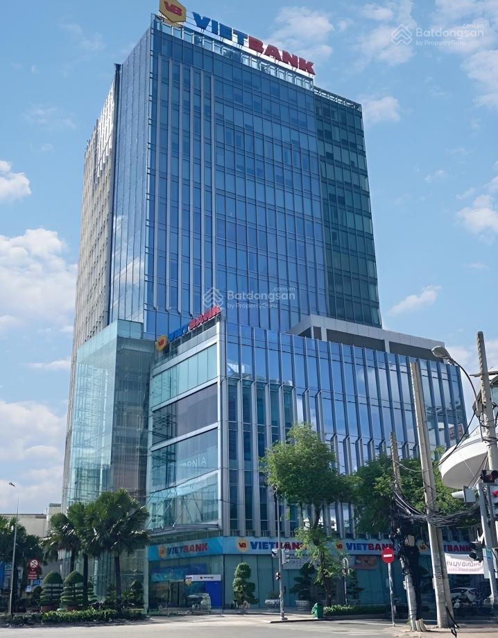 Cho thuê văn phòng lim ii tower góc võ văn tần  cmt8, quận 3, dt 100200m2.  0906 391 ***