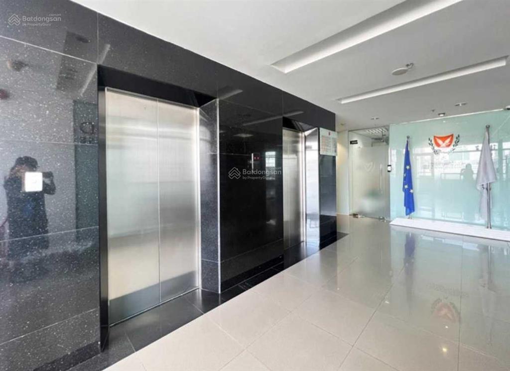 Cho thuê văn phòng hmc tower đường đinh tiên hoàng, p. đa kao, quận 1. dt 127m2, 0906 391 ***